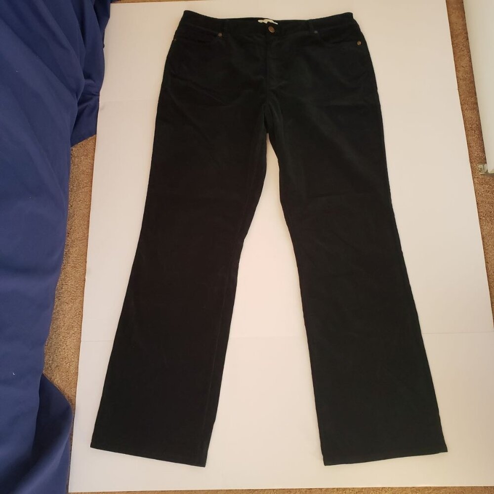 Coldwater Creek Dark Green Corduroy Natural Fit bootcut pant. Size 16